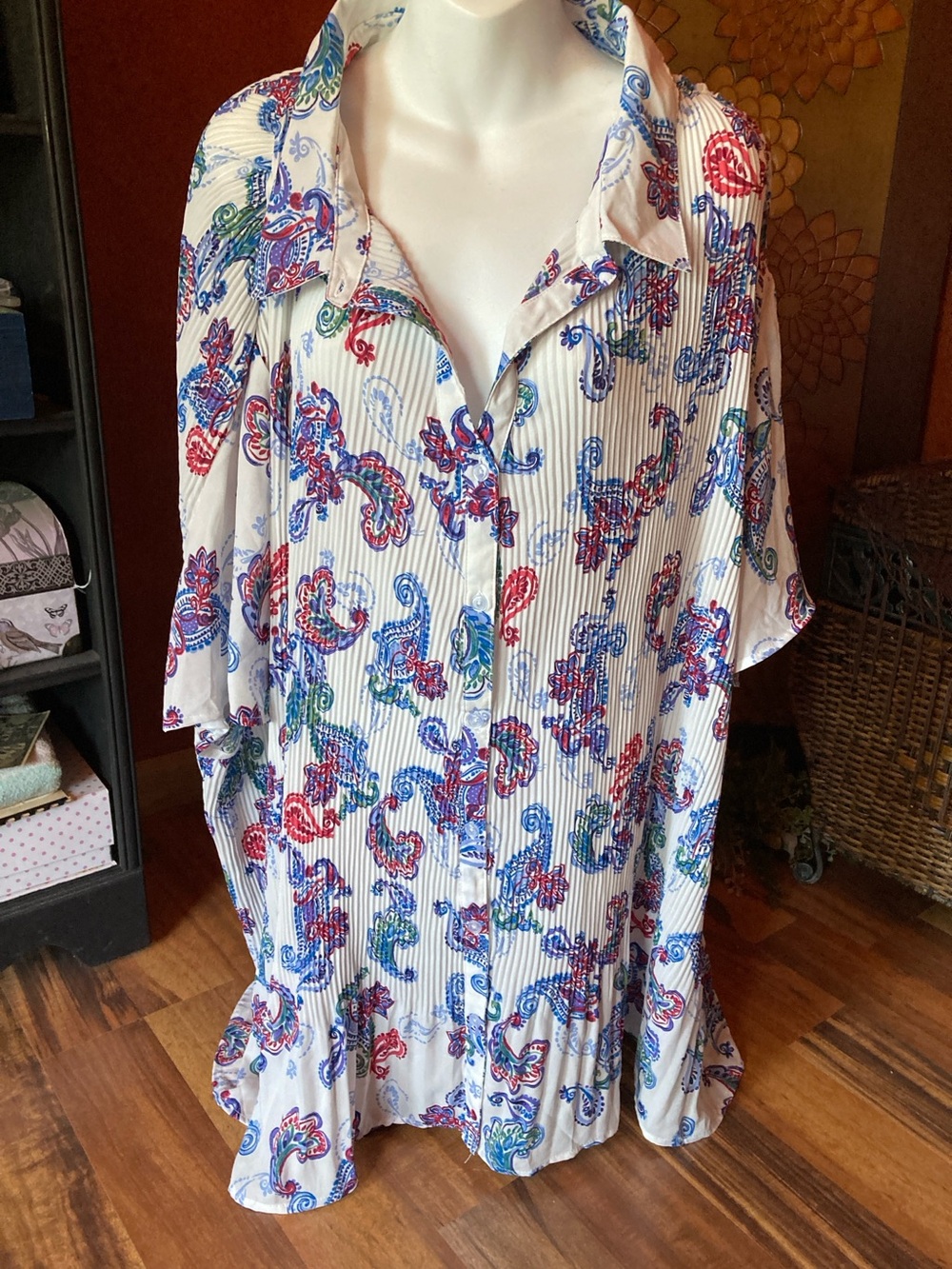 NWOT Only Necessities 4X short sleeve paisley crinkle pleat blouse